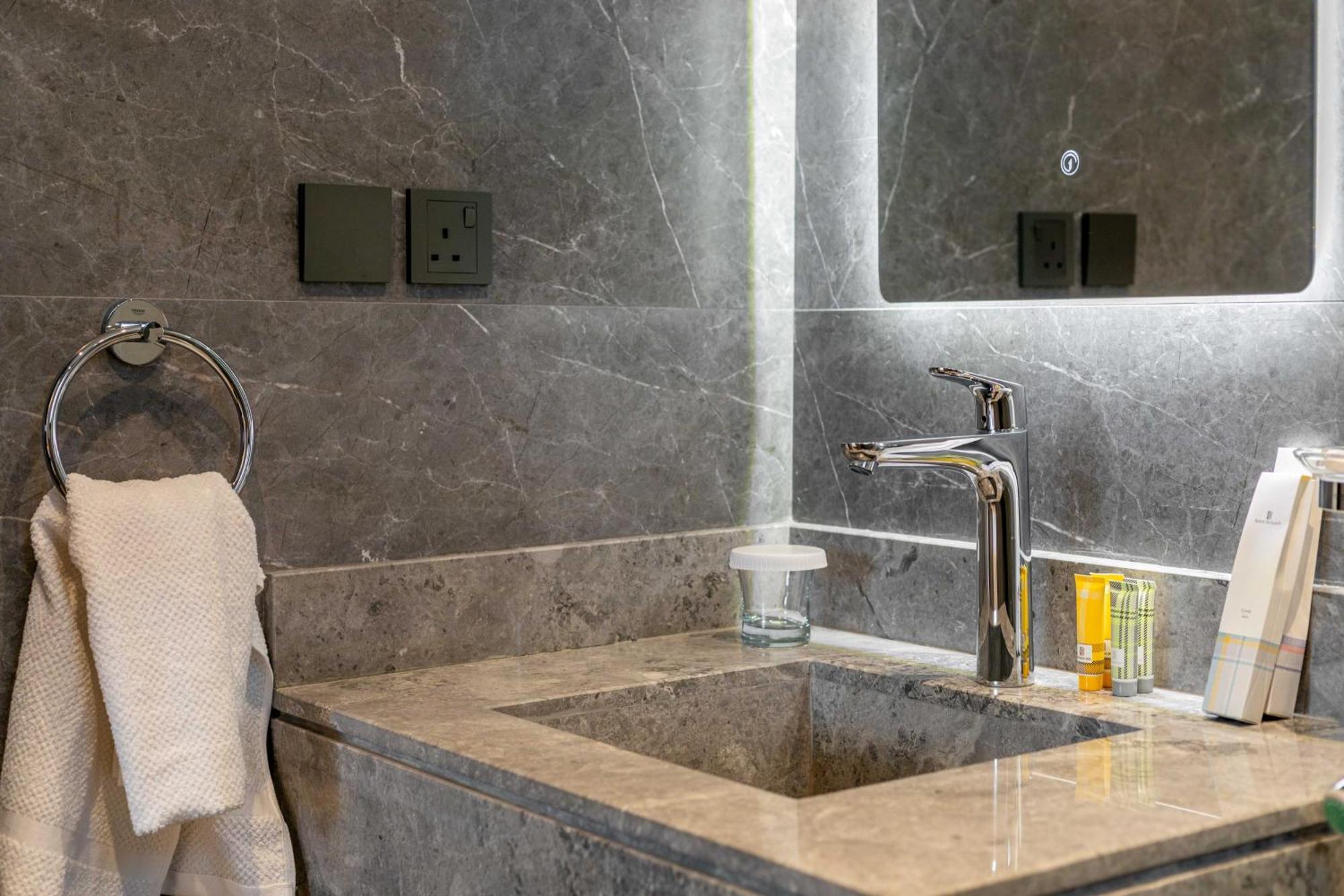 شقة Luxury In Al Yasmin *